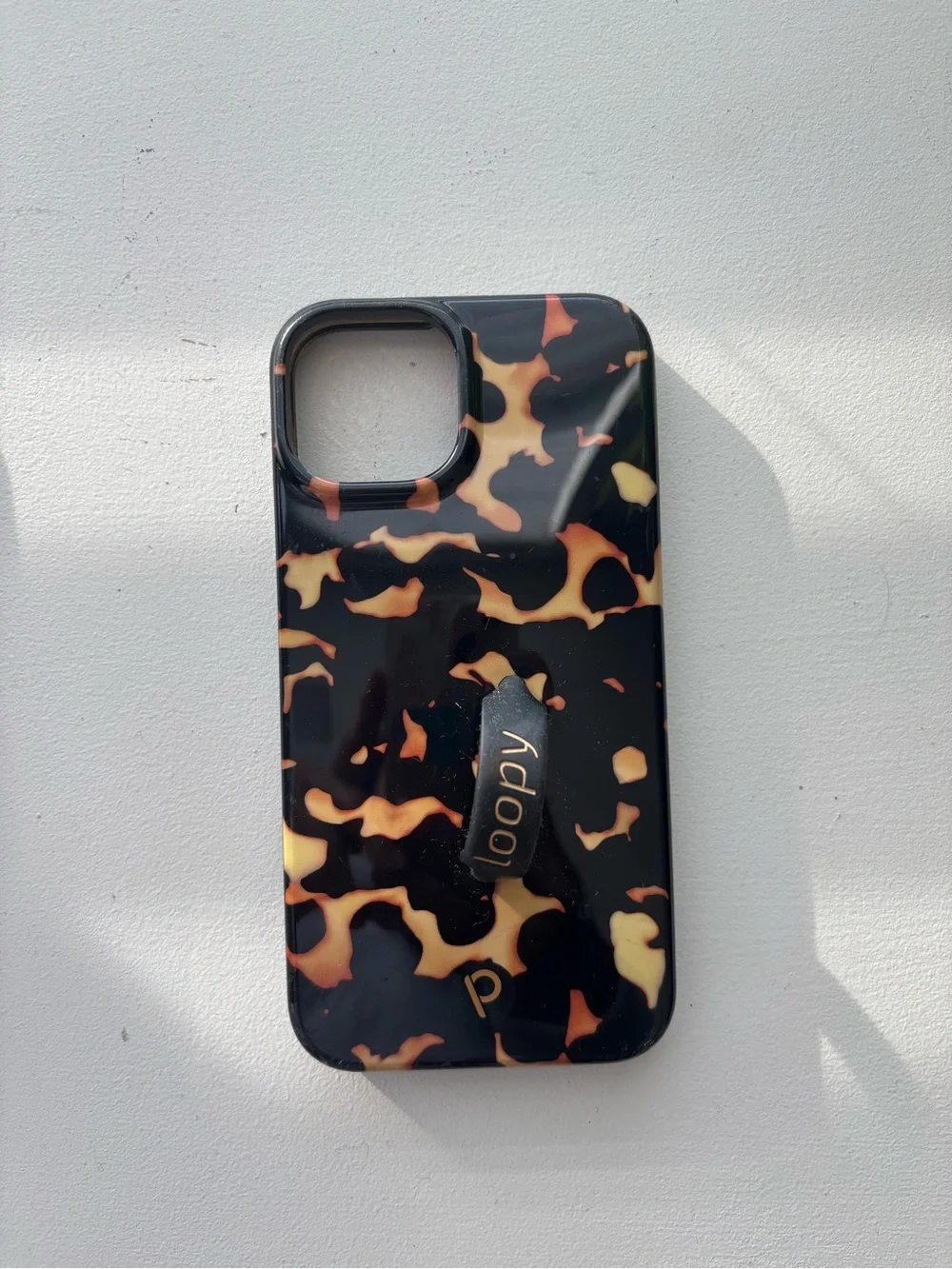 IPHONE 15 Loopy Case Tortoiseshell Phone Case in Black, Brown & Cream